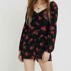 ! Urban Outfitters Bonita Floral Playsuit Black